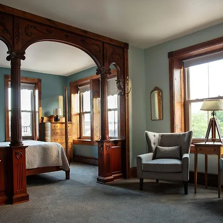 Inn At Cedar Crossing